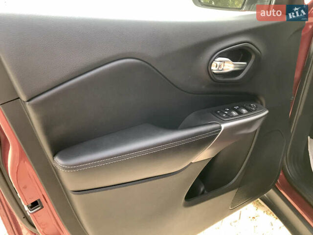 Красный Джип Чероки, объемом двигателя 2.36 л и пробегом 210 тыс. км за 14500 $, фото 23 на Automoto.ua