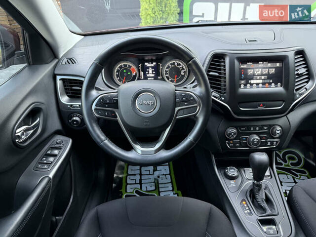 Красный Джип Чероки, объемом двигателя 3.24 л и пробегом 88 тыс. км за 15800 $, фото 21 на Automoto.ua