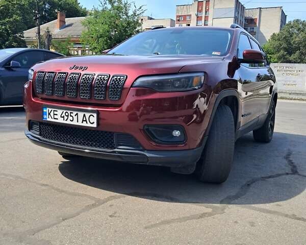 Красный Джип Чероки, объемом двигателя 3.24 л и пробегом 190 тыс. км за 17500 $, фото 1 на Automoto.ua