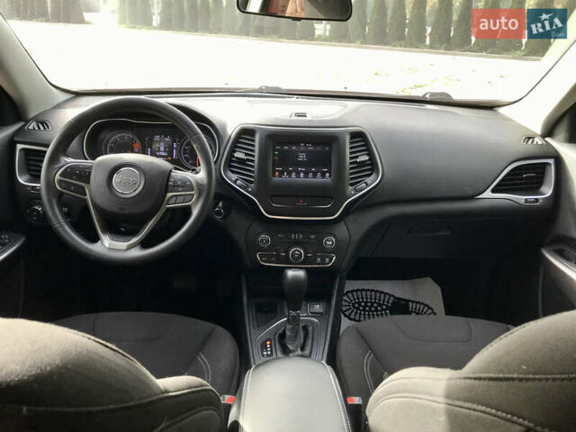 Красный Джип Чероки, объемом двигателя 2.36 л и пробегом 210 тыс. км за 14500 $, фото 22 на Automoto.ua