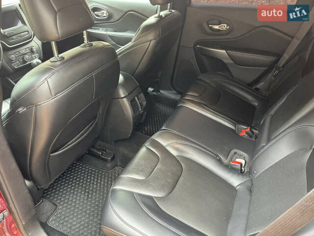 Червоний Джип Cherokee, об'ємом двигуна 2.36 л та пробігом 140 тис. км за 17500 $, фото 5 на Automoto.ua