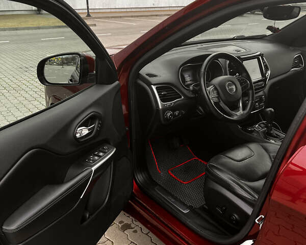 Красный Джип Чероки, объемом двигателя 2 л и пробегом 109 тыс. км за 19500 $, фото 11 на Automoto.ua