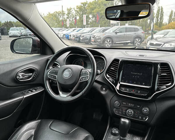 Джип Чероки 2018 в Буче на Automoto.ua Красный Джип Чероки, объемом двигателя 2 л и пробегом 87 тыс. км за 17999 $, фото 20 на Automoto.ua