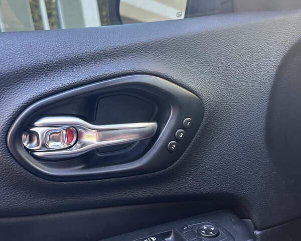 Червоний Джип Cherokee, об'ємом двигуна 2.36 л та пробігом 129 тис. км за 16999 $, фото 13 на Automoto.ua