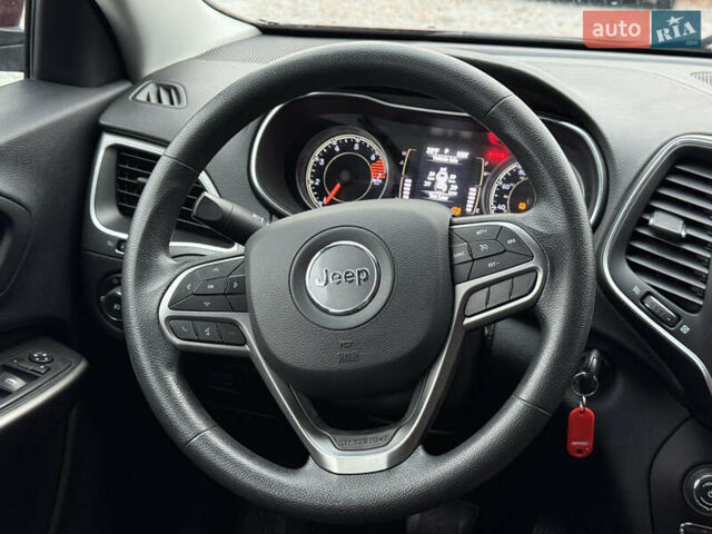 Червоний Джип Cherokee, об'ємом двигуна 2.36 л та пробігом 120 тис. км за 15700 $, фото 9 на Automoto.ua