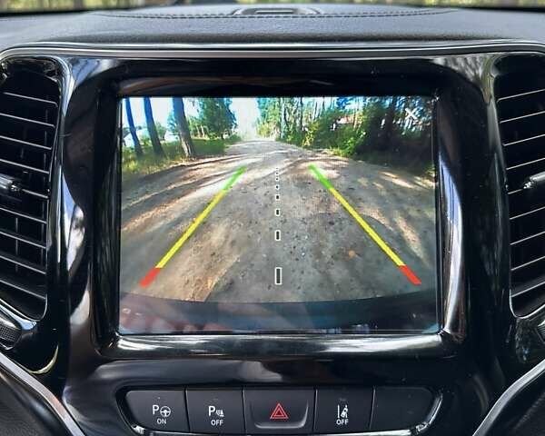 Червоний Джип Cherokee, об'ємом двигуна 2 л та пробігом 87 тис. км за 18300 $, фото 38 на Automoto.ua