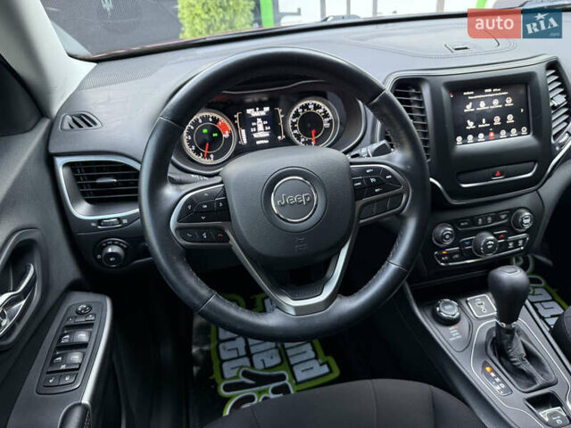 Красный Джип Чероки, объемом двигателя 3.24 л и пробегом 88 тыс. км за 15800 $, фото 26 на Automoto.ua