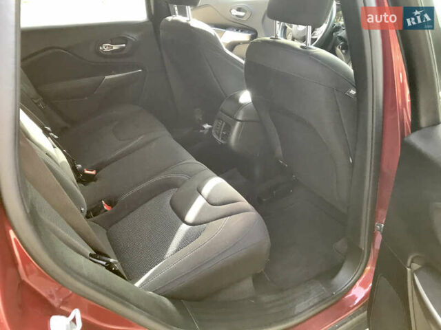 Красный Джип Чероки, объемом двигателя 2.36 л и пробегом 210 тыс. км за 14500 $, фото 25 на Automoto.ua