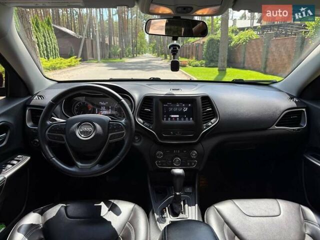 Червоний Джип Cherokee, об'ємом двигуна 3.24 л та пробігом 192 тис. км за 17000 $, фото 15 на Automoto.ua