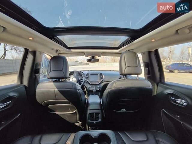 Красный Джип Чероки, объемом двигателя 2 л и пробегом 88 тыс. км за 18500 $, фото 8 на Automoto.ua