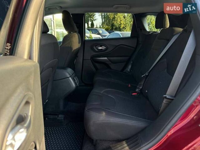 Красный Джип Чероки, объемом двигателя 2.36 л и пробегом 44 тыс. км за 18500 $, фото 17 на Automoto.ua