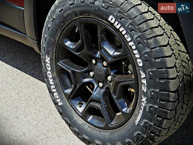 Червоний Джип Cherokee, об'ємом двигуна 3.24 л та пробігом 162 тис. км за 17400 $, фото 4 на Automoto.ua