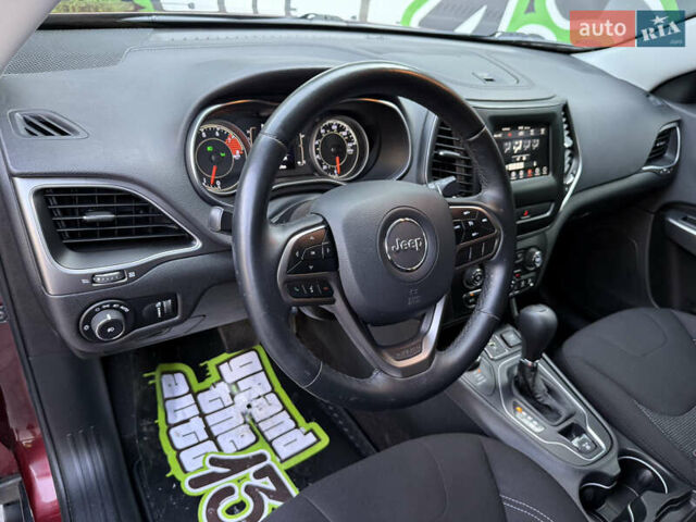 Красный Джип Чероки, объемом двигателя 3.24 л и пробегом 88 тыс. км за 15800 $, фото 19 на Automoto.ua