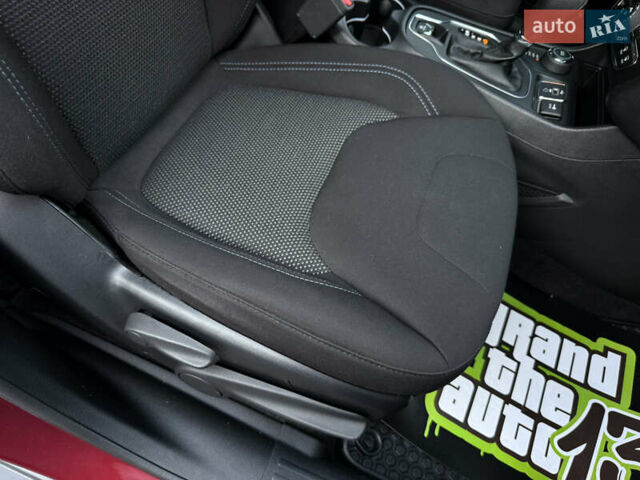 Красный Джип Чероки, объемом двигателя 3.24 л и пробегом 88 тыс. км за 15800 $, фото 42 на Automoto.ua