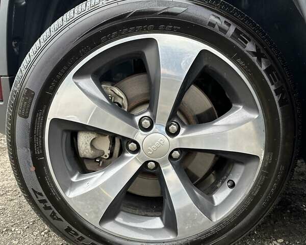 Красный Джип Чероки, объемом двигателя 2 л и пробегом 87 тыс. км за 17999 $, фото 8 на Automoto.ua