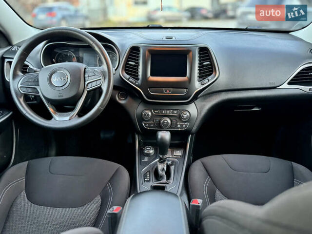 Червоний Джип Cherokee, об'ємом двигуна 2.36 л та пробігом 203 тис. км за 14500 $, фото 41 на Automoto.ua