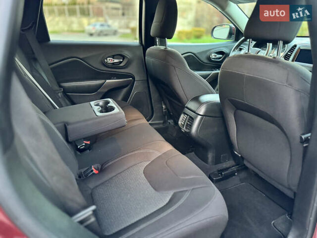Червоний Джип Cherokee, об'ємом двигуна 2.36 л та пробігом 203 тис. км за 14500 $, фото 39 на Automoto.ua