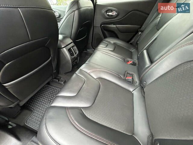 Червоний Джип Cherokee, об'ємом двигуна 1.99 л та пробігом 80 тис. км за 23500 $, фото 48 на Automoto.ua