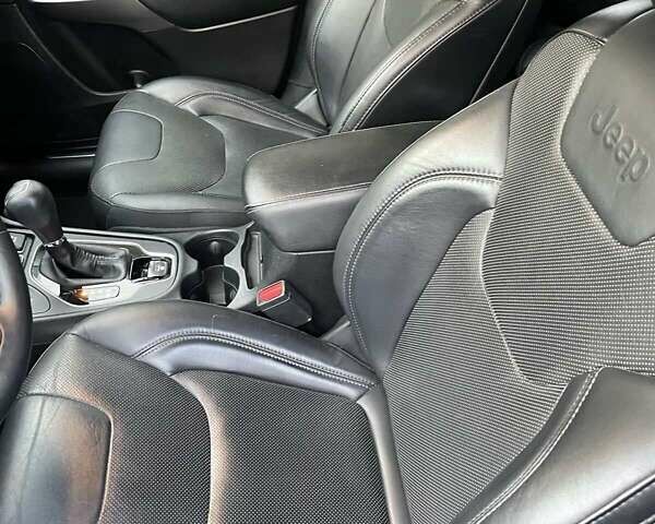 Красный Джип Чероки, объемом двигателя 3.24 л и пробегом 103 тыс. км за 18500 $, фото 12 на Automoto.ua