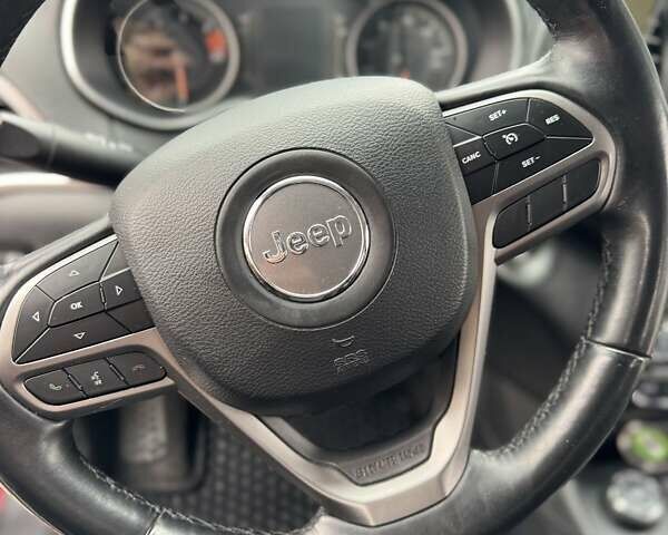 Червоний Джип Cherokee, об'ємом двигуна 2.4 л та пробігом 83 тис. км за 16000 $, фото 5 на Automoto.ua