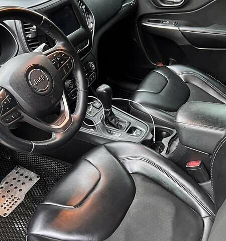 Красный Джип Чероки, объемом двигателя 2.36 л и пробегом 155 тыс. км за 17500 $, фото 10 на Automoto.ua