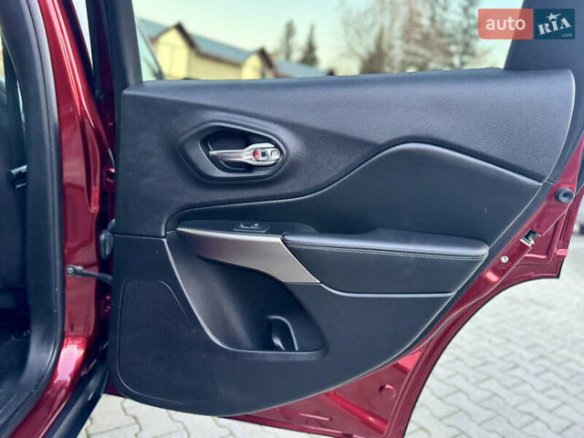 Червоний Джип Cherokee, об'ємом двигуна 2.36 л та пробігом 203 тис. км за 14500 $, фото 45 на Automoto.ua