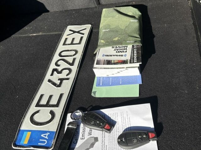 Червоний Джип Cherokee, об'ємом двигуна 2.4 л та пробігом 16 тис. км за 9800 $, фото 1 на Automoto.ua