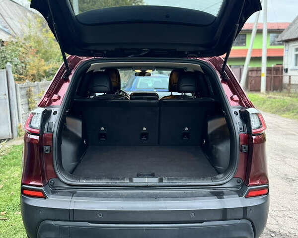 Джип Cherokee 2019 у Чернігові на Automoto.ua Червоний Джип Cherokee, об'ємом двигуна 3.24 л та пробігом 184 тис. км за 16700 $, фото 26 на Automoto.ua