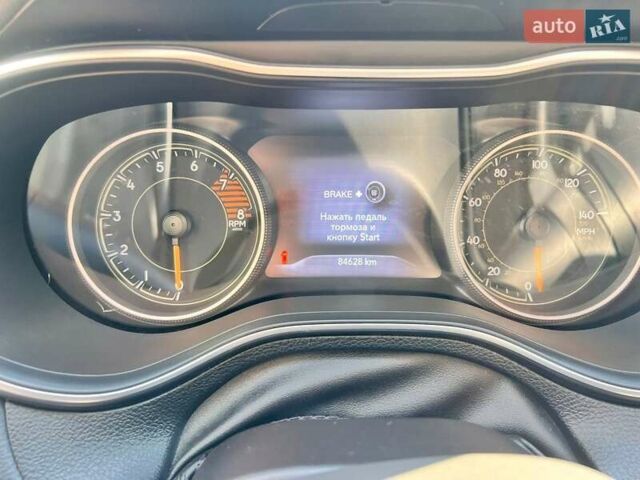 Красный Джип Чероки, объемом двигателя 3.24 л и пробегом 87 тыс. км за 19999 $, фото 8 на Automoto.ua