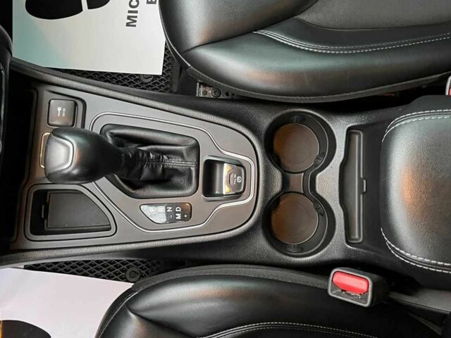 Красный Джип Чероки, объемом двигателя 2.4 л и пробегом 155 тыс. км за 17300 $, фото 15 на Automoto.ua