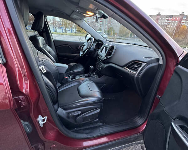 Джип Cherokee 2019 у Чернігові на Automoto.ua Червоний Джип Cherokee, об'ємом двигуна 3.24 л та пробігом 184 тис. км за 16700 $, фото 21 на Automoto.ua