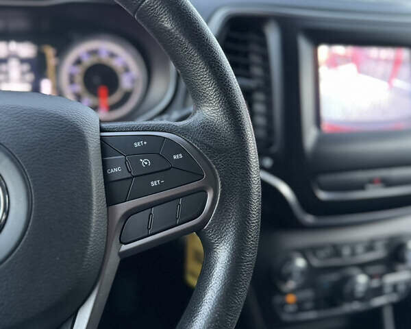 Червоний Джип Cherokee, об'ємом двигуна 2.36 л та пробігом 203 тис. км за 14500 $, фото 26 на Automoto.ua