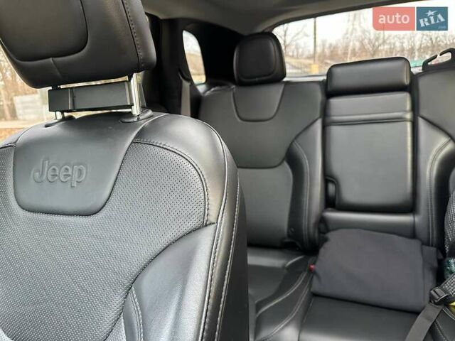 Красный Джип Чероки, объемом двигателя 3.24 л и пробегом 72 тыс. км за 18499 $, фото 15 на Automoto.ua