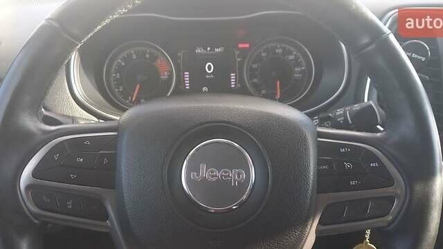 Красный Джип Чероки, объемом двигателя 3.2 л и пробегом 153 тыс. км за 16600 $, фото 15 на Automoto.ua