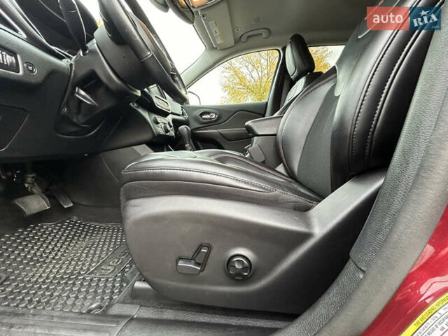 Червоний Джип Cherokee, об'ємом двигуна 1.99 л та пробігом 80 тис. км за 23500 $, фото 18 на Automoto.ua