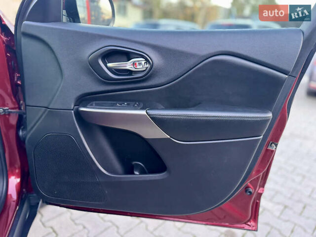 Червоний Джип Cherokee, об'ємом двигуна 2.36 л та пробігом 203 тис. км за 14500 $, фото 44 на Automoto.ua