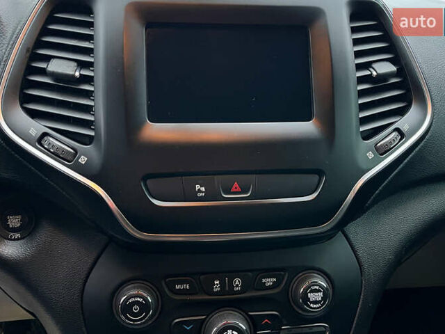 Красный Джип Чероки, объемом двигателя 2.36 л и пробегом 155 тыс. км за 17300 $, фото 13 на Automoto.ua