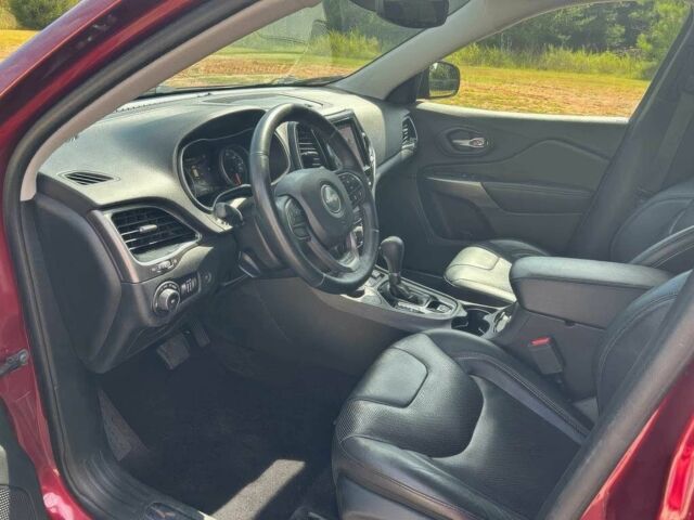 Красный Джип Чероки, объемом двигателя 2 л и пробегом 60 тыс. км за 13000 $, фото 5 на Automoto.ua