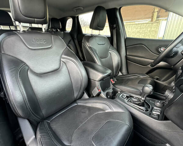 Червоний Джип Cherokee, об'ємом двигуна 3.24 л та пробігом 120 тис. км за 18100 $, фото 22 на Automoto.ua