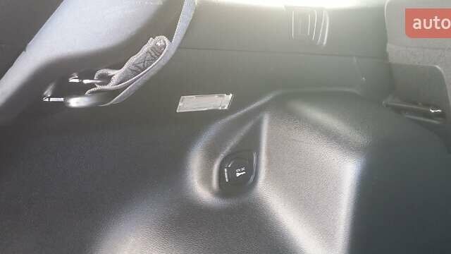 Красный Джип Чероки, объемом двигателя 3.2 л и пробегом 153 тыс. км за 16600 $, фото 27 на Automoto.ua