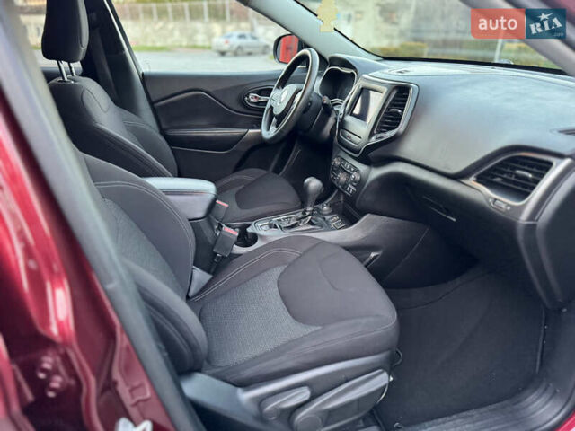 Червоний Джип Cherokee, об'ємом двигуна 2.36 л та пробігом 203 тис. км за 14500 $, фото 42 на Automoto.ua