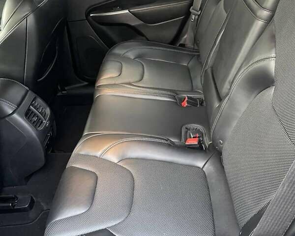 Красный Джип Чероки, объемом двигателя 3.24 л и пробегом 103 тыс. км за 18500 $, фото 8 на Automoto.ua