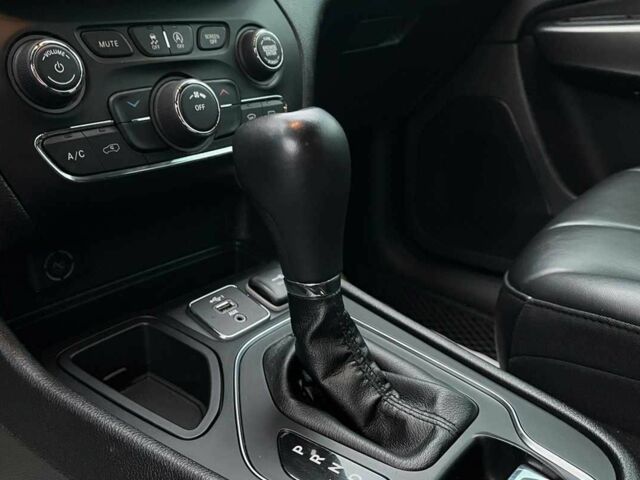 Красный Джип Чероки, объемом двигателя 2.4 л и пробегом 155 тыс. км за 17300 $, фото 14 на Automoto.ua