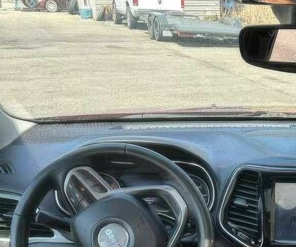 Красный Джип Чероки, объемом двигателя 3.2 л и пробегом 47 тыс. км за 17000 $, фото 9 на Automoto.ua