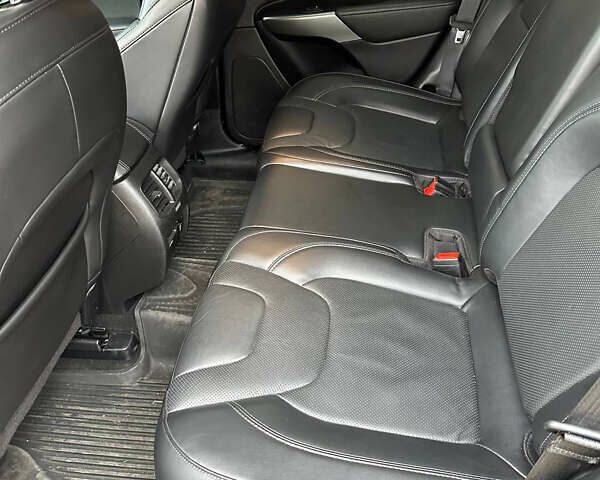 Красный Джип Чероки, объемом двигателя 2 л и пробегом 58 тыс. км за 17800 $, фото 16 на Automoto.ua