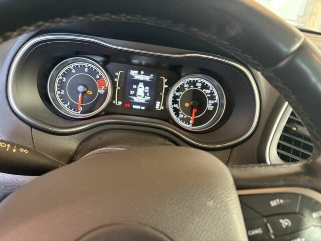 Червоний Джип Cherokee, об'ємом двигуна 2.4 л та пробігом 16 тис. км за 9800 $, фото 7 на Automoto.ua