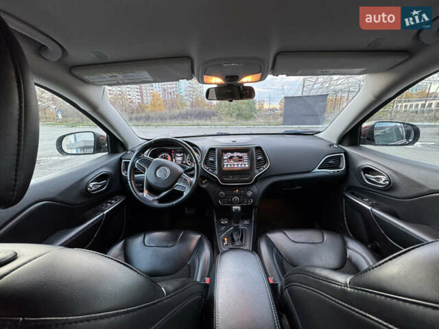 Червоний Джип Cherokee, об'ємом двигуна 3.24 л та пробігом 184 тис. км за 16450 $, фото 24 на Automoto.ua