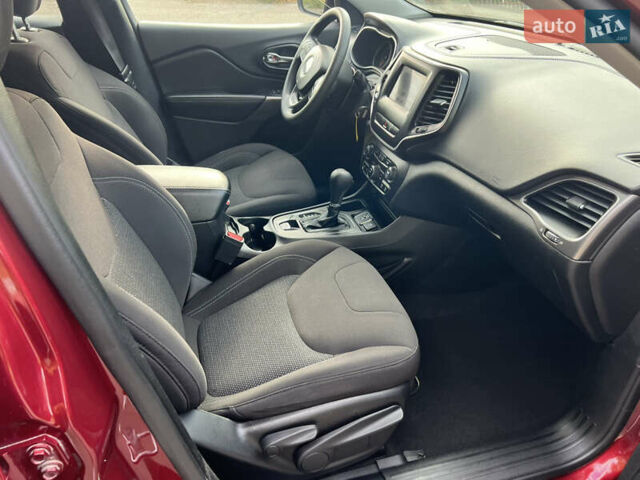 Красный Джип Чероки, объемом двигателя 2.4 л и пробегом 273 тыс. км за 12200 $, фото 17 на Automoto.ua