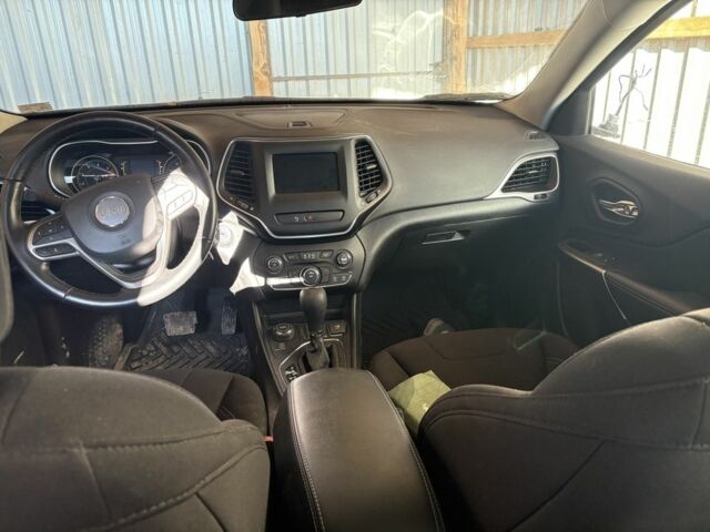 Червоний Джип Cherokee, об'ємом двигуна 2.4 л та пробігом 16 тис. км за 9800 $, фото 6 на Automoto.ua