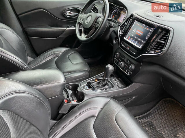 Красный Джип Чероки, объемом двигателя 2.36 л и пробегом 73 тыс. км за 15900 $, фото 9 на Automoto.ua